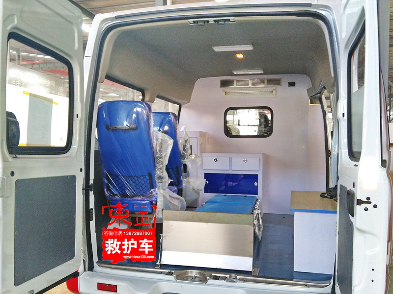 上汽大通V80救護車運輸型醫療艙照片